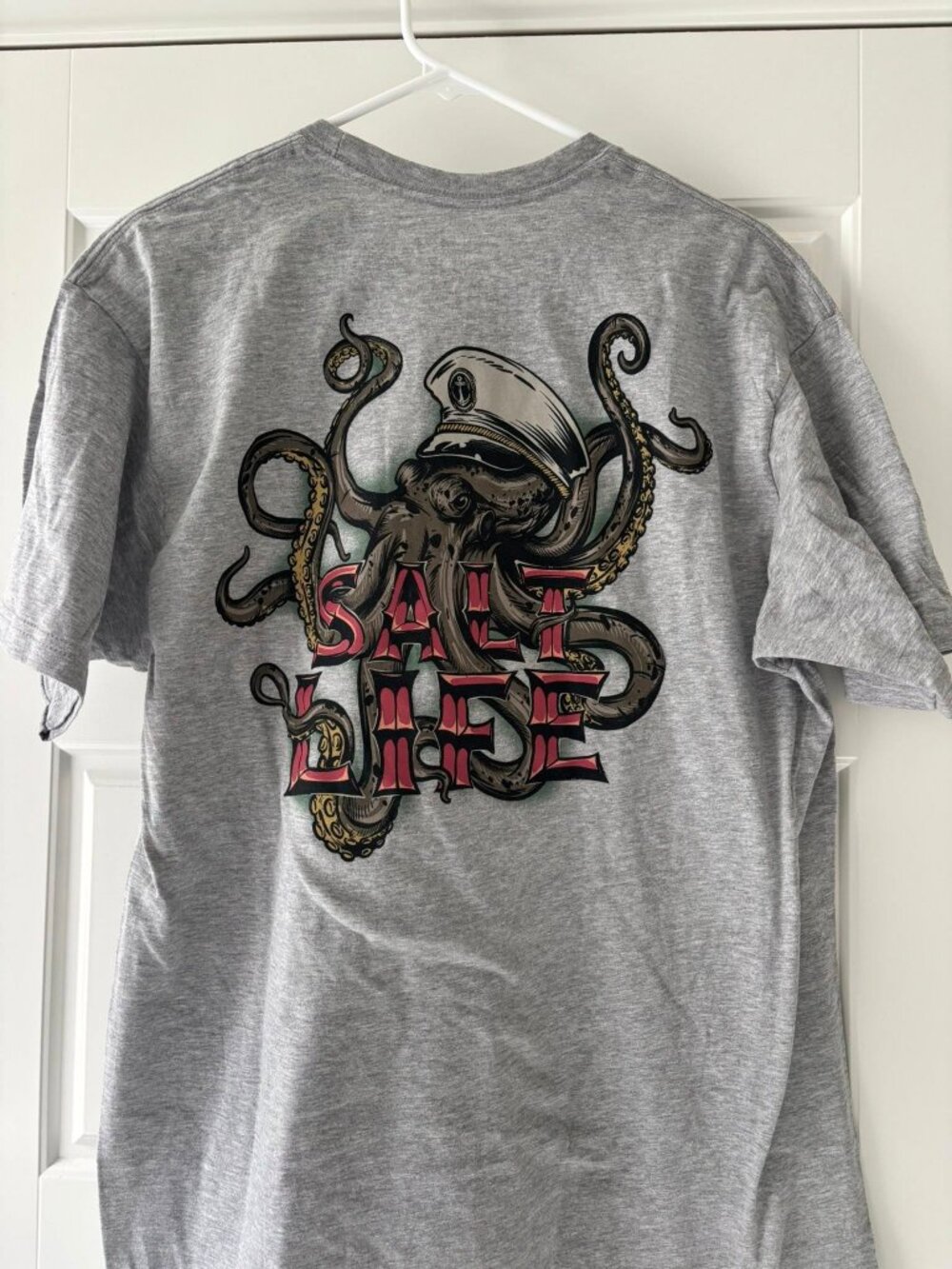 Salt Life NWT- Men’s size Large Salt Life shirt, Short Sleeve